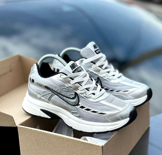 Gray helmet for bikers