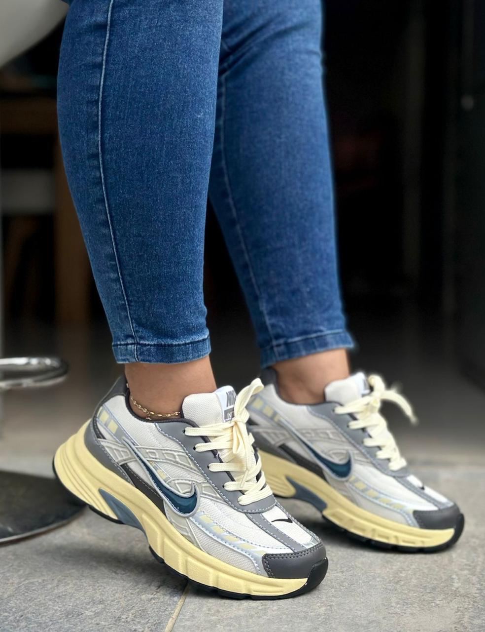 Tenis Nike Initiator